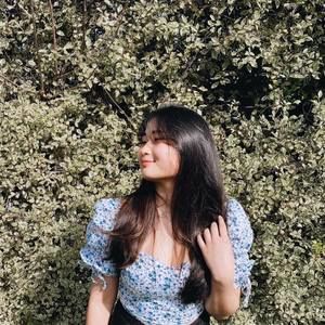 Meet your Posher, Nadia